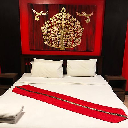 Zip Hotel & Restaurant Патая Екстериор снимка