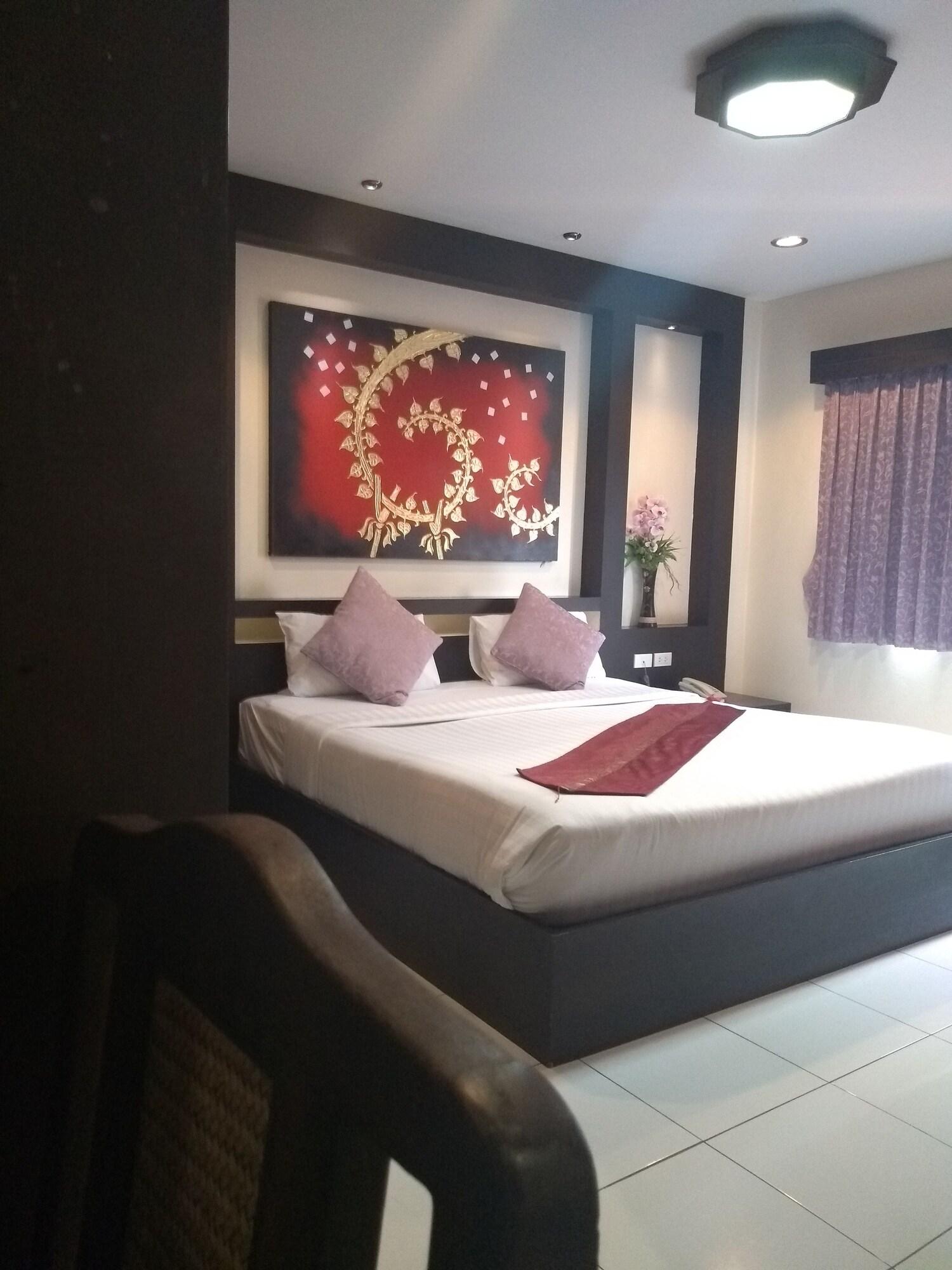 Zip Hotel & Restaurant Патая Екстериор снимка