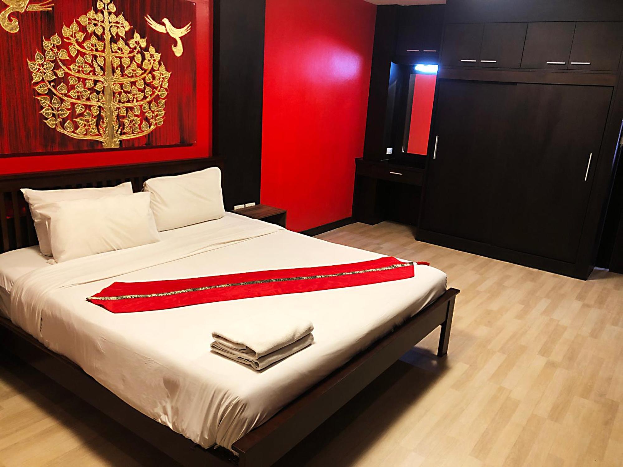 Zip Hotel & Restaurant Патая Екстериор снимка