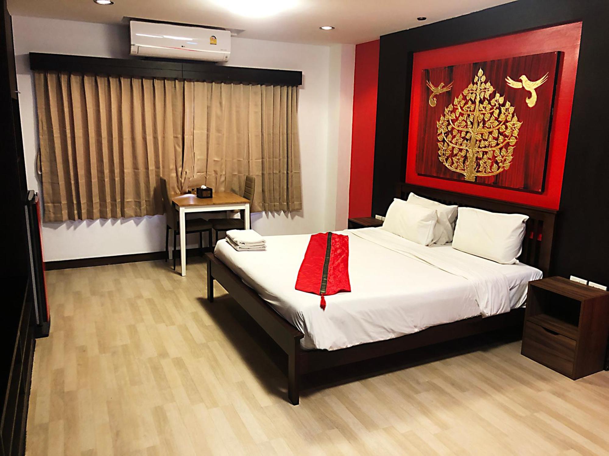 Zip Hotel & Restaurant Патая Екстериор снимка