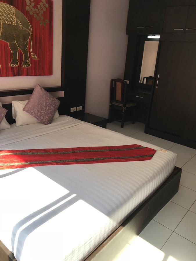 Zip Hotel & Restaurant Патая Екстериор снимка